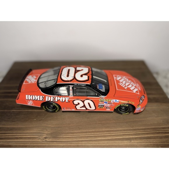 Tony Stewart 2007 #20 Home Depot Monte Carlo SS – 1:24 Action Diecast NASCAR - Picture 11 of 12